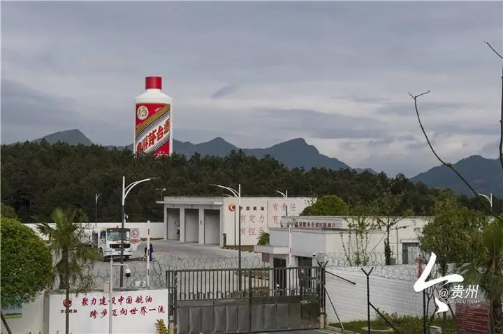 工程范围: 酒瓶建筑整体外墙 工程地址: 贵州省遵义市怀仁市茅台机场